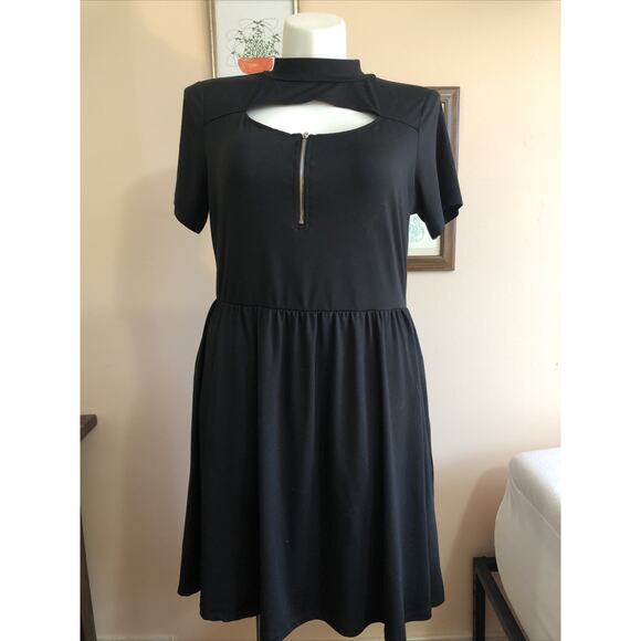 Hot Topic Dresses & Skirts - HOT TOPIC Black High Neck Cut Out Skater Goth XXL Short Sleeve Zipper Pockets